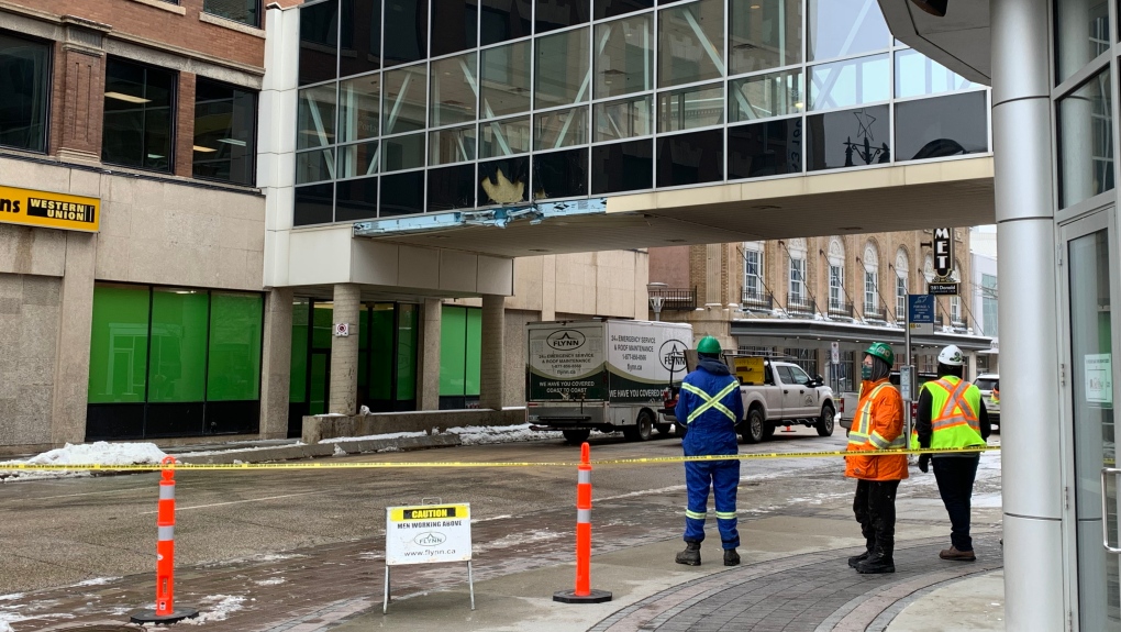 Winnipeg police: Dump truck hitting Winnipeg skywalk caused more than ...