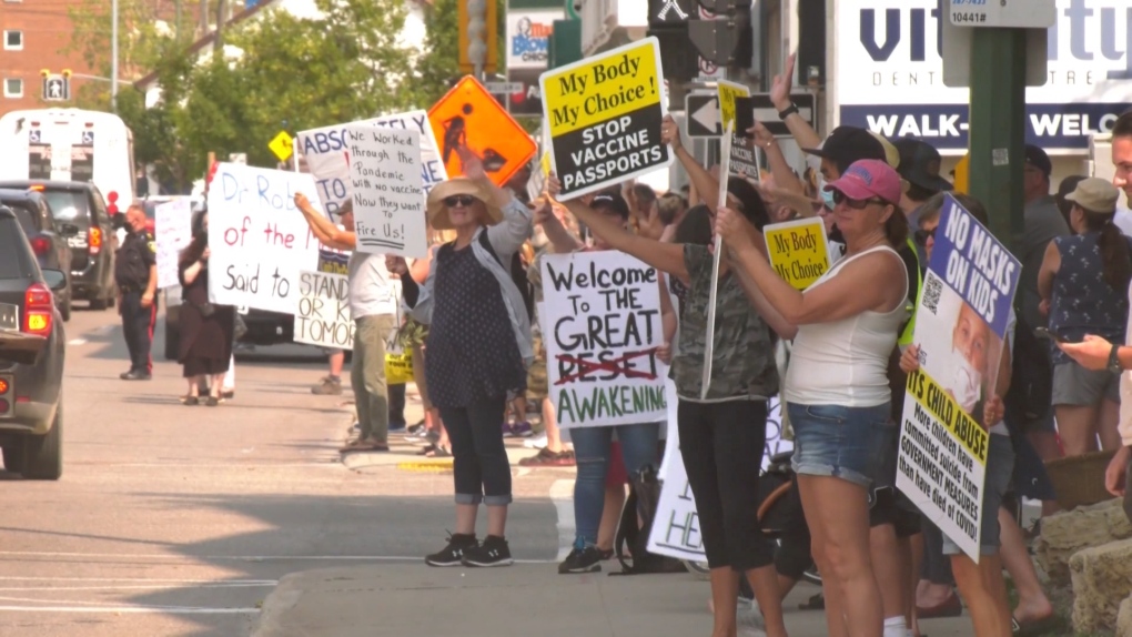 A protest attracted hundreds of people along Sherbrook Street outside the Health Sciences Centre on Sept. 1, 2021. (Source: Scott Andersson/ CTV News Winnipeg)