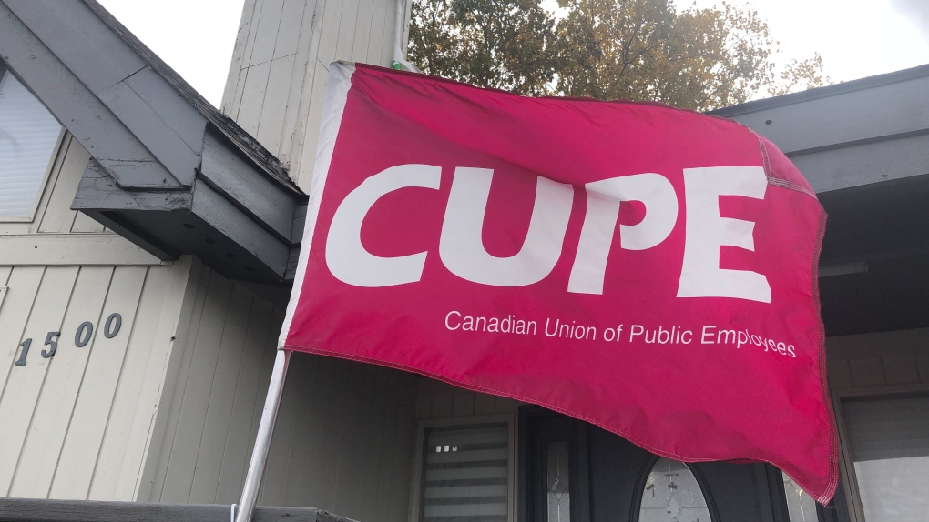 A CUPE Local 500 flag outside of strike headquarters in Winnipeg on Oct. 6, 2022. (Source: Ken Gabel/CTV News)