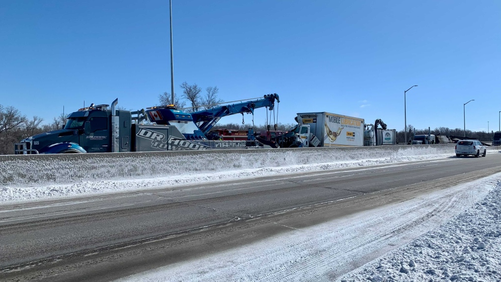 https://winnipeg.ctvnews.ca/content/dam/ctvnews/en/images/2022/3/11/perimeter-crash-march-11-1-5815843-1647026715385.jpg