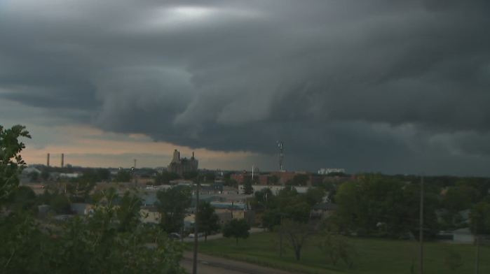 A storm rolling over Winnipeg Friday night that brought 53 millimetres of rain in one hour. (Source: CTV News) 