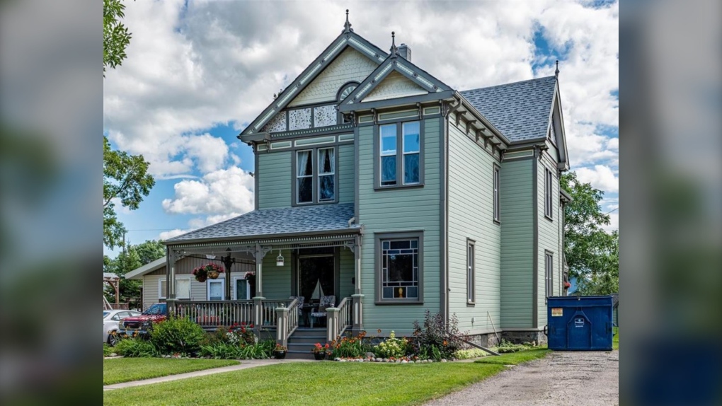 The home of former prime minister Arthur Meighen, located at 131 Dufferin Avenue East in Portage la Prairie, is for sale. (Source: Home Viewtube/realtor.ca)