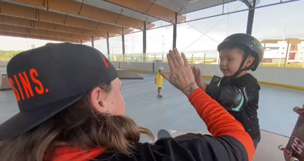 Stuart Young (left) and Cousins Skateboarding are giving Indigenous youth a chance to learn the sport in their home communities. (Source: Kevin Green/CTV News)