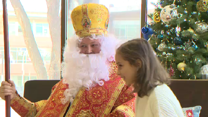 Oseredok opened its doors to families from Winnipeg's Ukrainian community, offering holiday craft workshops, entertainment, and – of course – the opportunity to meet Saint Nicholas himself. (Source: Daniel Timmerman, CTV News)
