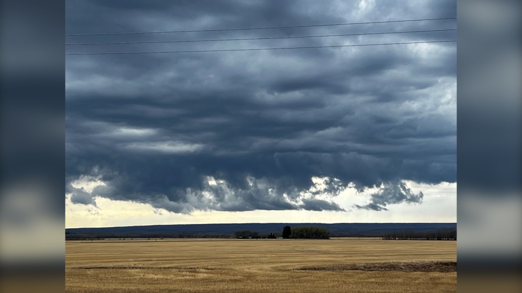 Storm clouds over Duck Mountain near Ethelbert. (May 10, 2023. Source: Bonnie Derhak Semeniuk)