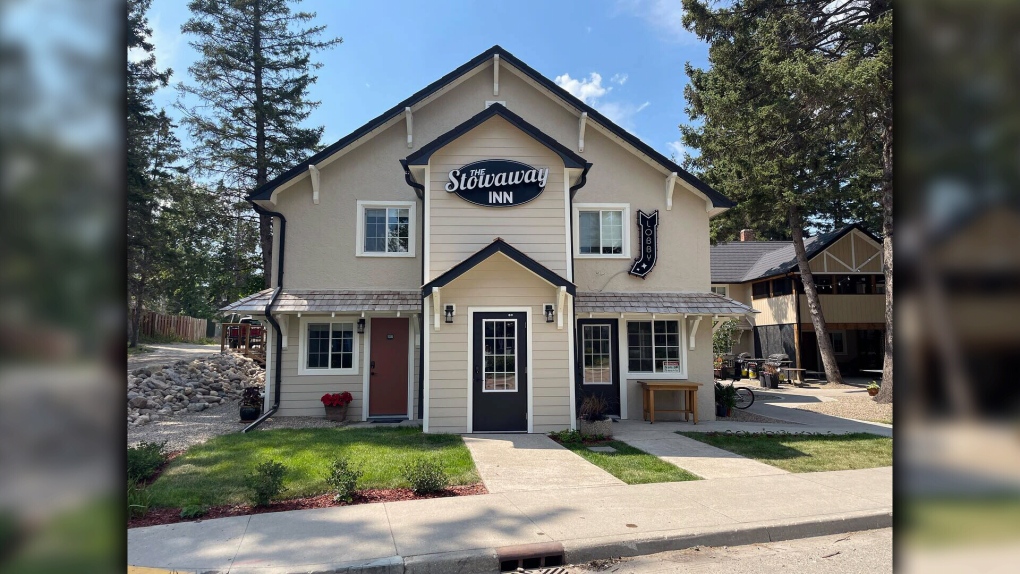 The Stowaway Inn - Hotel and restautant in Wasagaming, MB