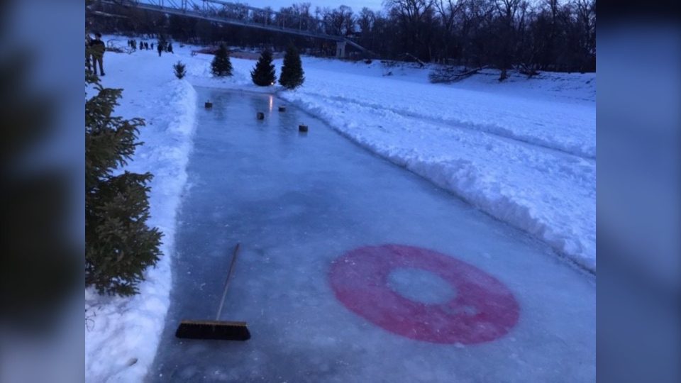 Curling rink